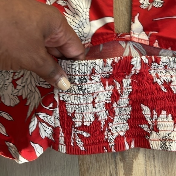 EXPRESS  Red White Floral Smocked Halter Top Size Medium - Picture 6 of 9